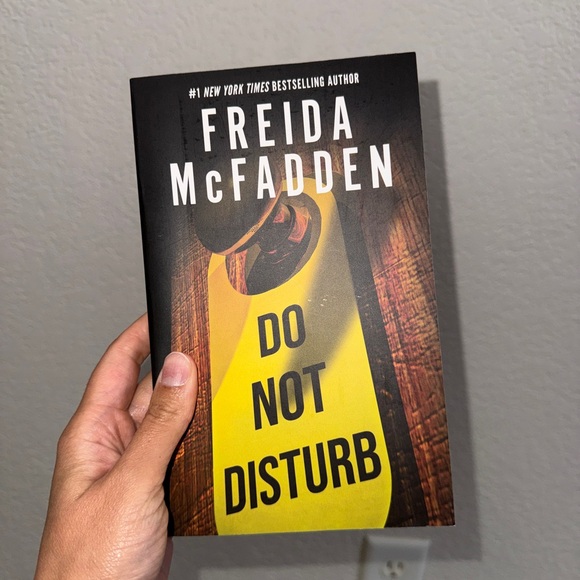 Freida McFadden Thriller Book Set - Picture 11 of 16